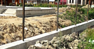 Фундамент под забор заказать в Первоуральске - заливка фундамента для забора | от 1535 за п.м.